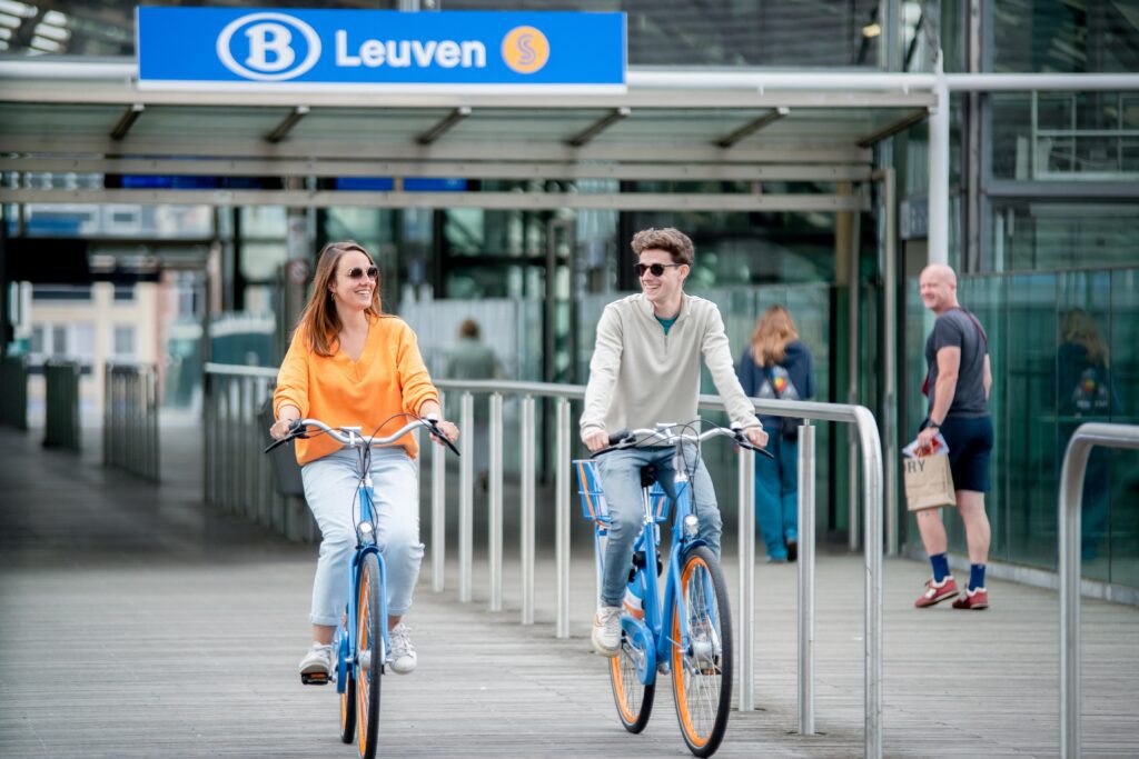 Comfortabele verplaatsingen van station tot werkplek met Blue-bike: één app, één fiets, nul stress